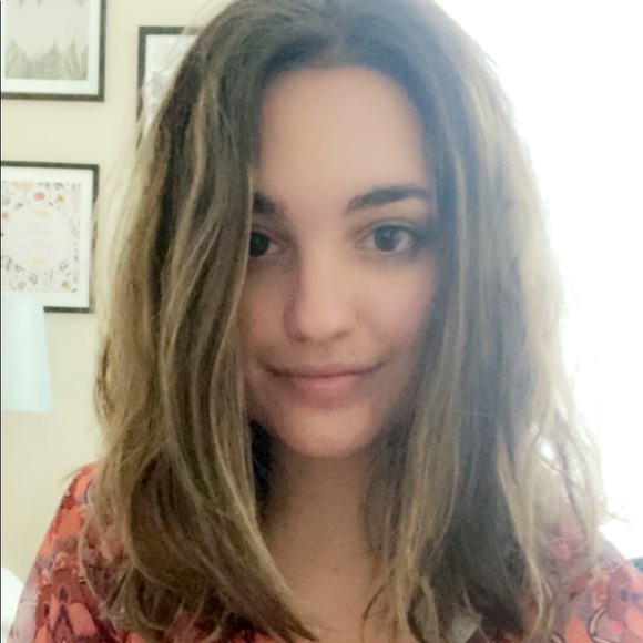 Meet your Posher, Laura - Picture 1 of 1